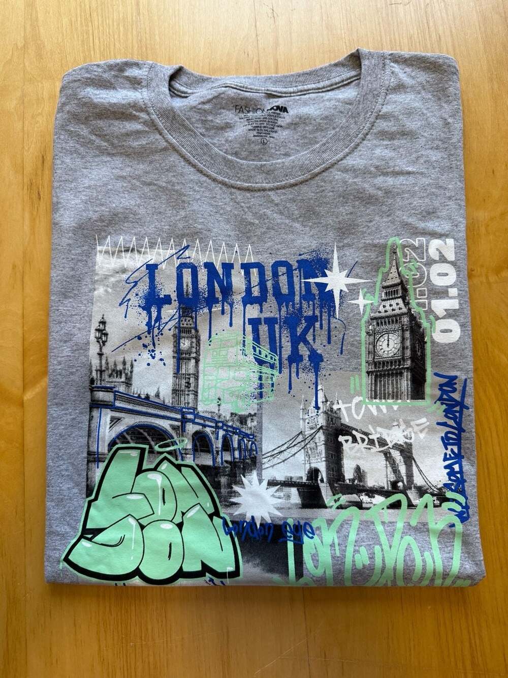 Fashion Nova Life In London Graphic Tee Size L Gray